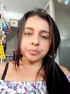Abril01_ naked stripping on cam for live sex video chat