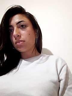 Alice_Smithx naked stripping on cam for live sex video chat