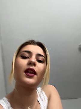 Amelya_Tewers naked stripping on cam for live sex video chat