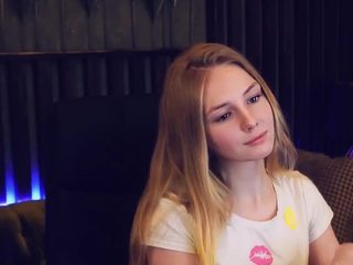 CandyKate naked in her Live Sex Chat