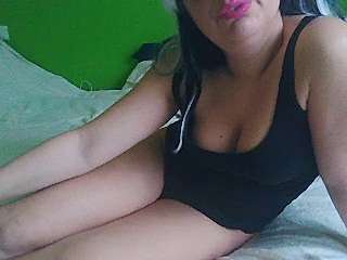 Edinaa86 naked stripping on cam for live sex video chat