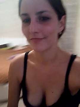 GlamourLedy naked stripping on cam for live sex video chat