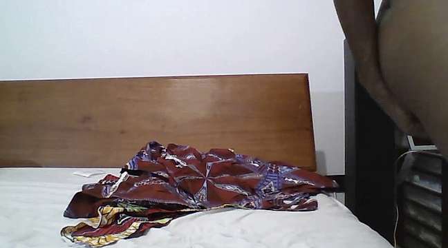 Ladygwada naked stripping on cam for live sex video chat