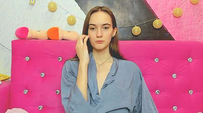 LimeeMiller naked stripping on cam for live sex video chat