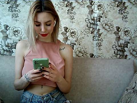 -love_barbie- naked stripping on cam for live sex video chat