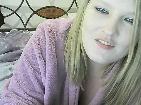 Sexygal300300 naked stripping on cam for live sex video chat