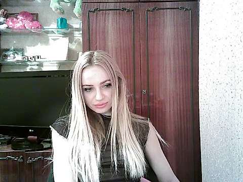 The_Candy_Fox naked stripping on cam for live sex video chat