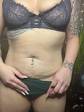 tiamarie naked stripping on cam for live sex video chat