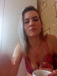 Amy_Stars naked stripping on cam for live sex video chat