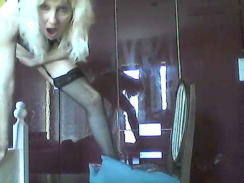 dreckblume naked stripping on cam for live sex video chat