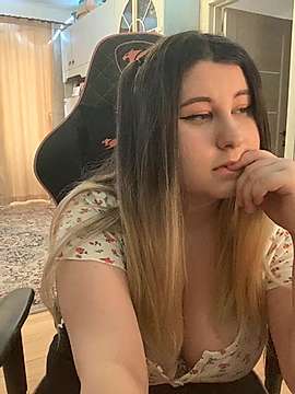 Evie_Pie naked stripping on cam for live sex video chat