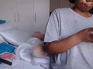 Yonce0 naked stripping on cam for live sex video chat