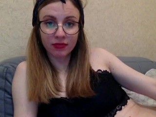 Esterseet naked in her Live Sex Chat