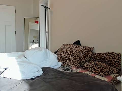 kendykitty naked stripping on cam for live sex video chat