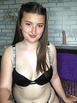 ErnestaDreamX naked stripping on cam for live sex video chat