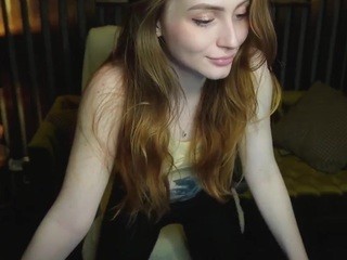 Lolli Dolli naked in her Live Sex Chat