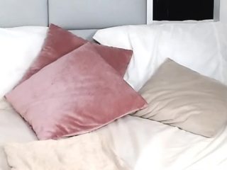 CarolineScott naked in her Live Sex Chat