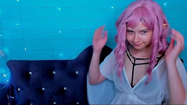 LindaMerinss naked stripping on cam for live sex video chat