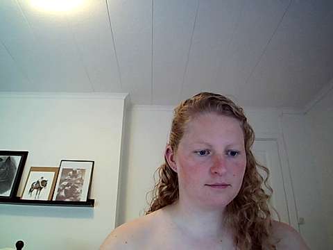 Ninaatje naked stripping on cam for live sex video chat