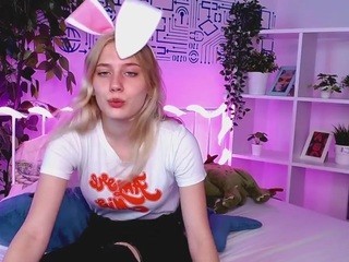 xenia-salute naked in her Live Sex Chat