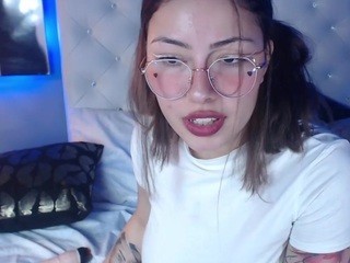 Cleoo1 naked in her Live Sex Chat