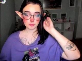 EffieHuber naked in her Live Sex Chat