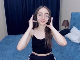 MelanieSweet naked in her Live Sex Chat