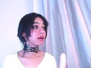 Nana-kitten naked in her Live Sex Chat