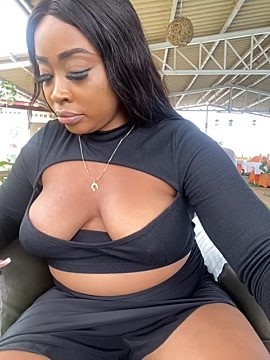 CaylinNoire naked stripping on cam for live sex video chat
