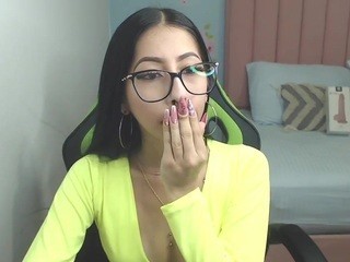 valeria-brown26 naked in her Live Sex Chat