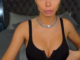 Hottt Babeee naked in her Live Sex Chat