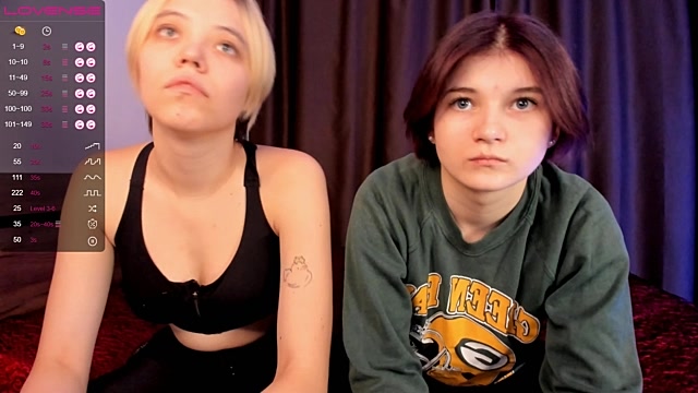 JuliaHoward naked stripping on cam for live sex video chat