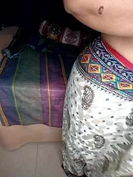 Sexydivya naked stripping on cam for live sex video chat