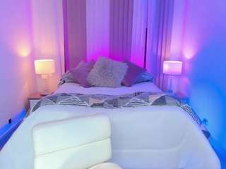 emilly-smith-1 naked in her Live Sex Chat