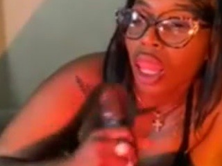 Ms.GOODPVSSY naked in her Live Sex Chat