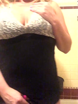 QJWhitty naked stripping on cam for live sex video chat