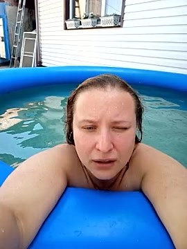 hugedreams_ naked stripping on cam for live sex video chat