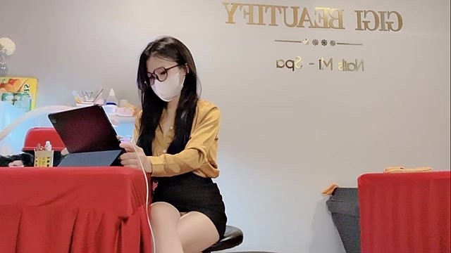 Jennie_Spa naked stripping on cam for live sex video chat