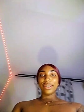 Lauraleiii naked stripping on cam for live sex video chat