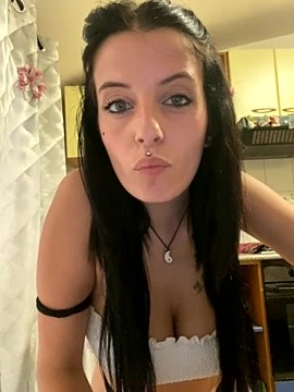 Liliqueen__ naked stripping on cam for live sex video chat