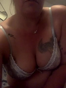 lustyali naked stripping on cam for live sex video chat