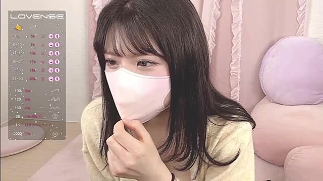minami_xxx naked stripping on cam for live sex video chat