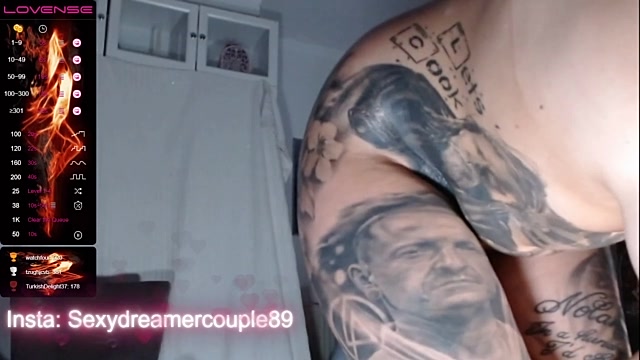 SexyDreamercouple89 naked stripping on cam for live sex video chat