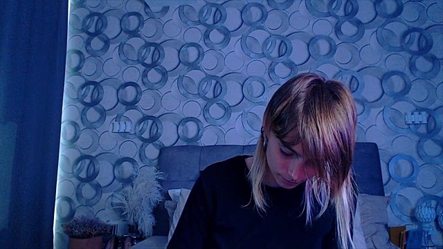 TheRockyPrincess naked stripping on cam for live sex video chat
