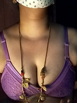 tuttifrutti17 naked stripping on cam for live sex video chat