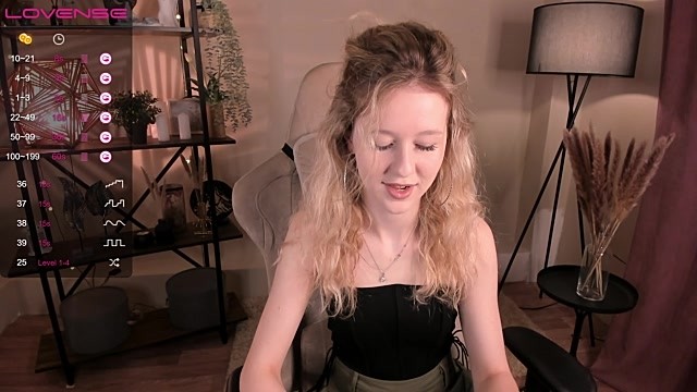 MarriWood naked stripping on cam for live sex video chat