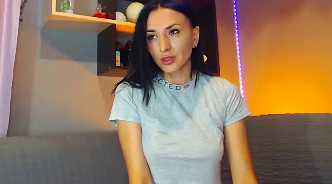 Siaconna naked stripping on cam for live sex video chat