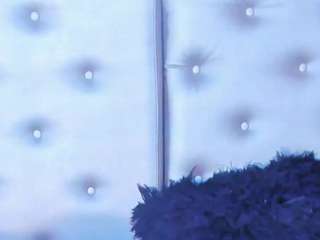 EmmaWillde naked in her Live Sex Chat
