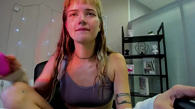 JessicaFields naked stripping on cam for live sex video chat