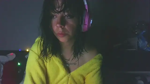 XxX-Tigroouu-XxX naked stripping on cam for live sex video chat